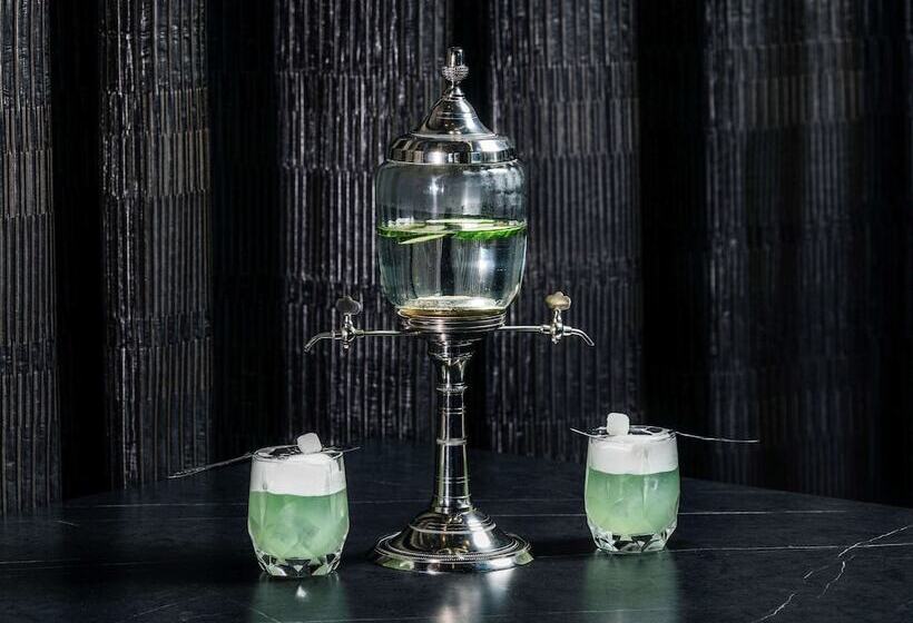 Отель Sofitel Melbourne On Collins