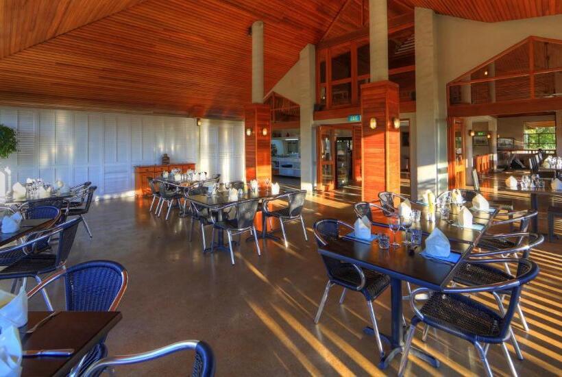 هتل Sovereign Resort