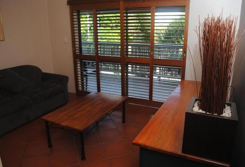 هتل Sovereign Resort