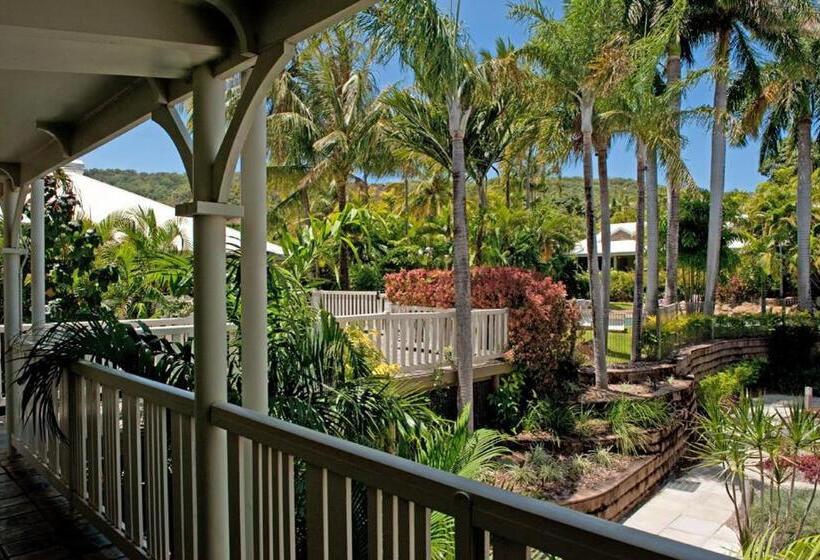 هتل Sovereign Resort