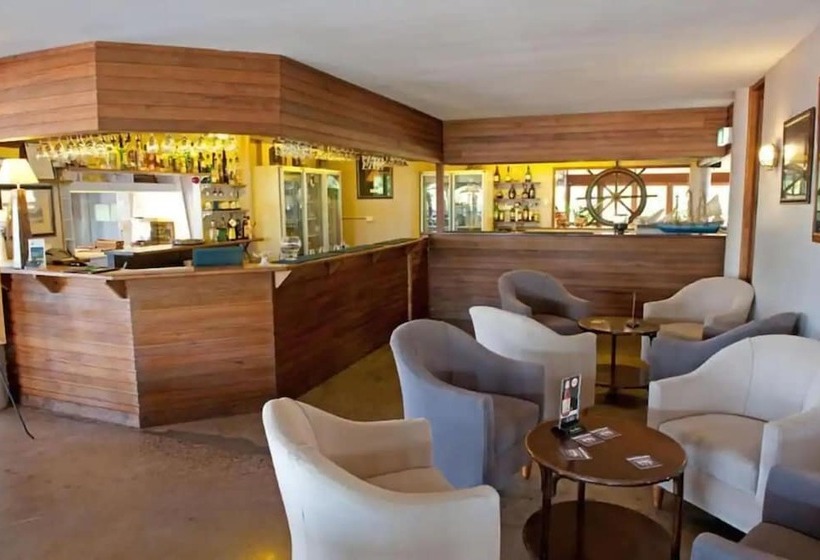 هتل Sovereign Resort