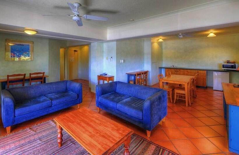 هتل Sovereign Resort