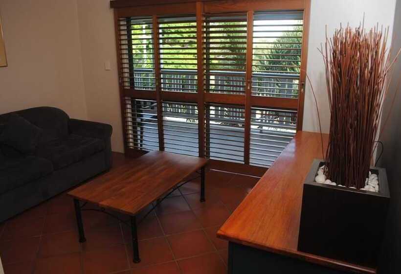 هتل Sovereign Resort