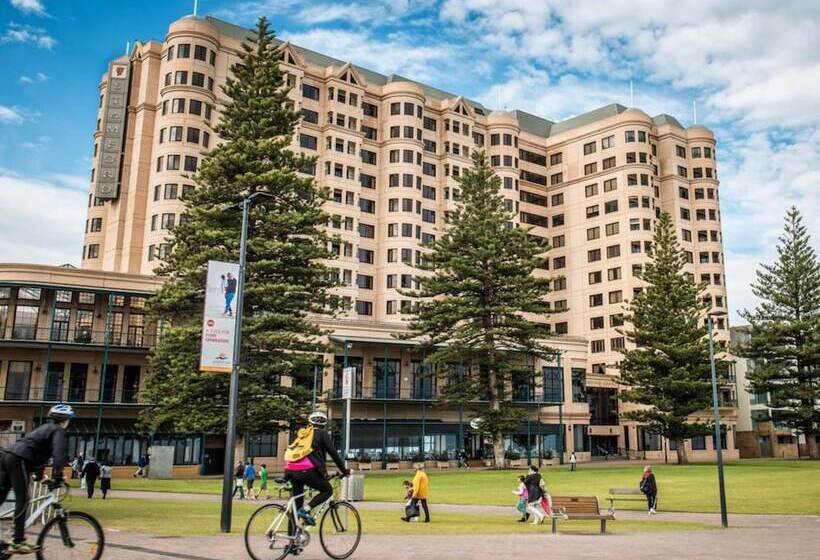 هتل Stamford Grand Adelaide
