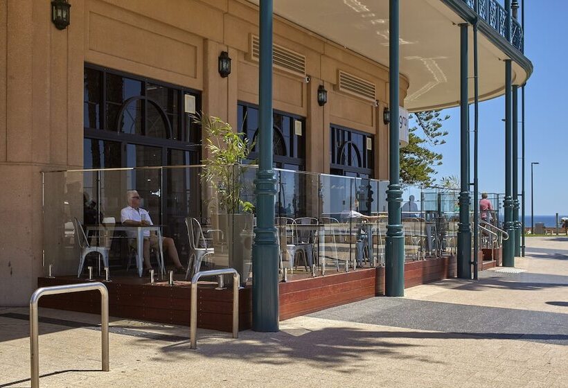 هتل Stamford Grand Adelaide