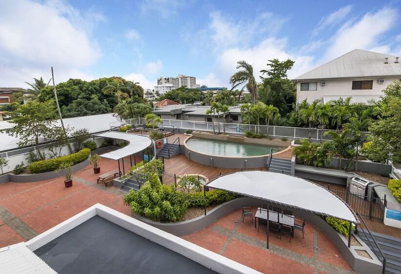 בית מלון כפרי Sunshine Tower