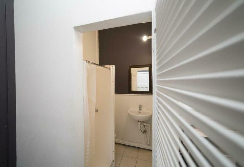 בית מלון כפרי Tassie Backpackers @ The Brunswick