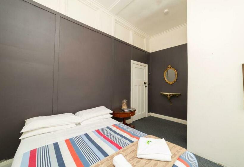 בית מלון כפרי Tassie Backpackers @ The Brunswick