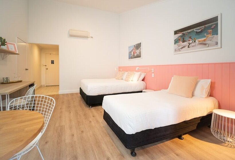 בית מלון כפרי The Cubana Resort Nambucca Heads