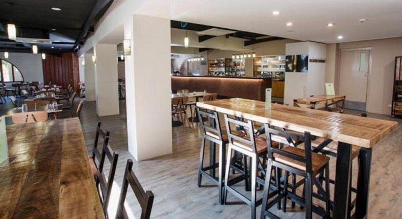 هتل The Metropolitan Spring Hill