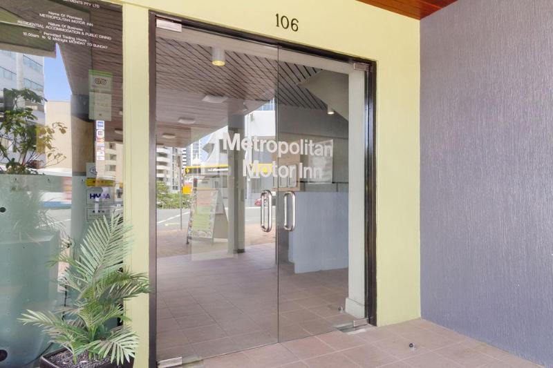 Отель The Metropolitan Spring Hill