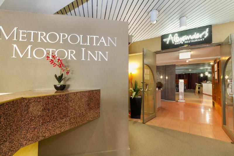 Отель The Metropolitan Spring Hill