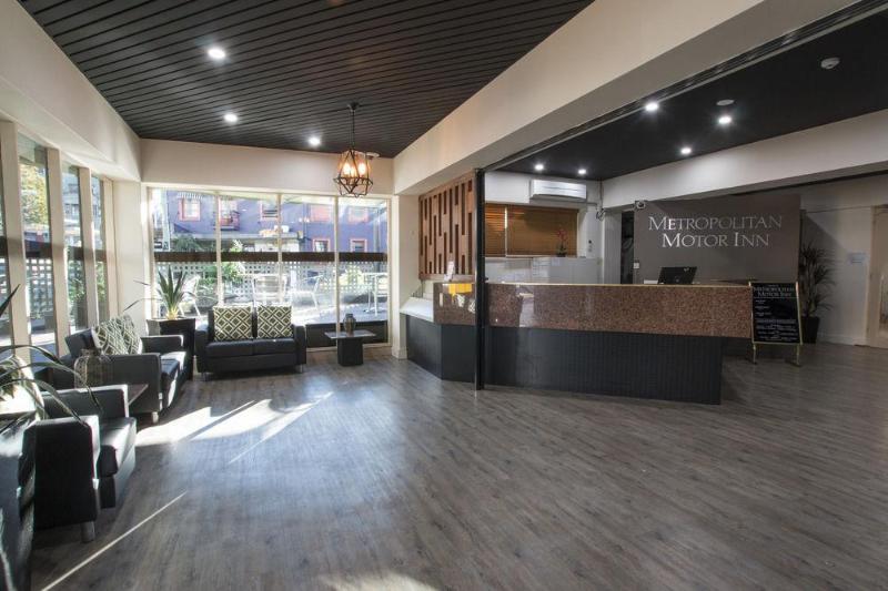 هتل The Metropolitan Spring Hill