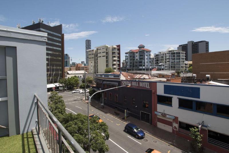 Отель The Metropolitan Spring Hill