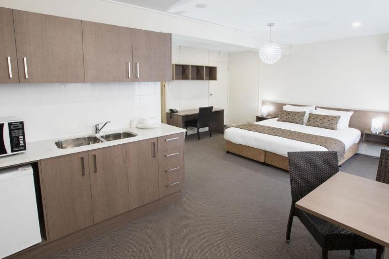 هتل The Metropolitan Spring Hill