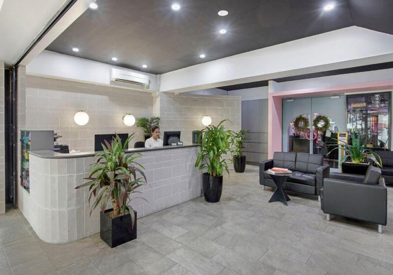 Отель The Metropolitan Spring Hill