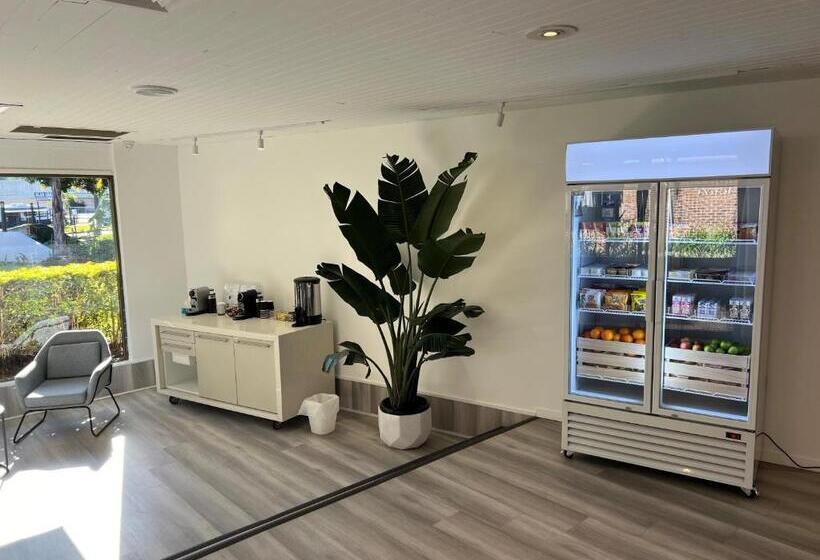 בית מלון כפרי The Select Inn Gosford