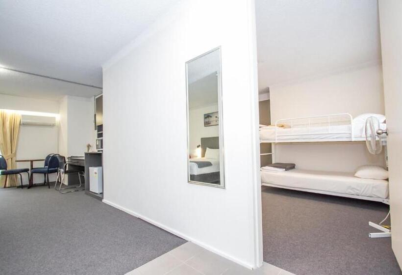 בית מלון כפרי The Select Inn Gosford