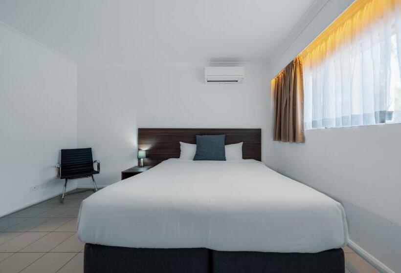 בית מלון כפרי The Select Inn Gosford