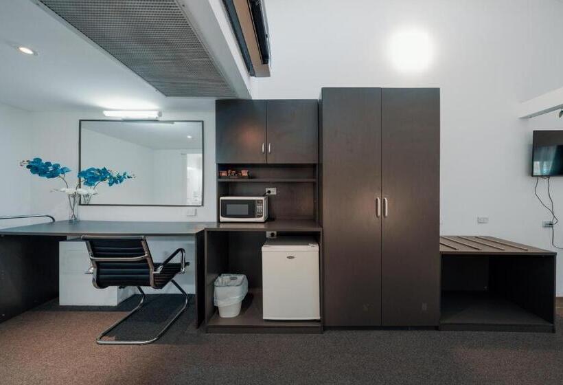 בית מלון כפרי The Select Inn Gosford