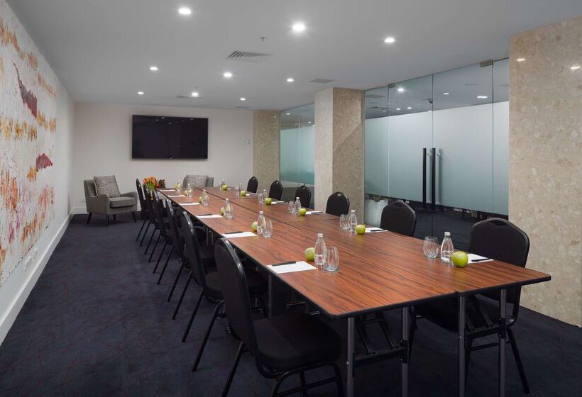 Отель The Victoria