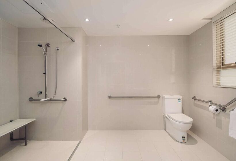 Отель The Victoria