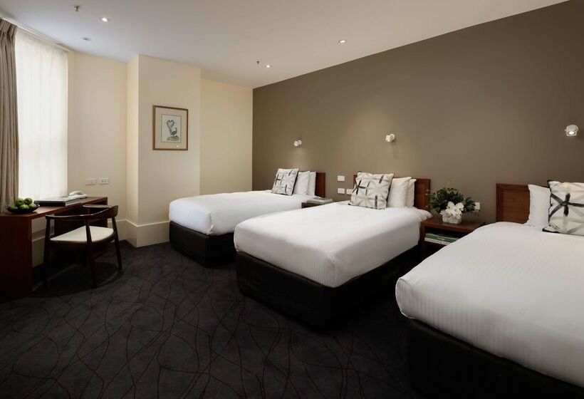 Отель The Victoria