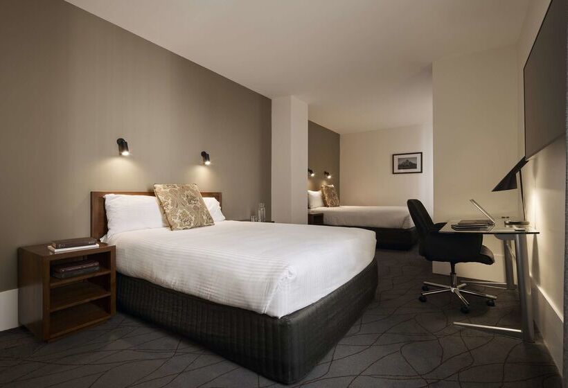 Отель The Victoria