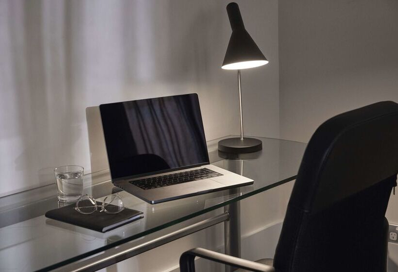 Отель The Victoria