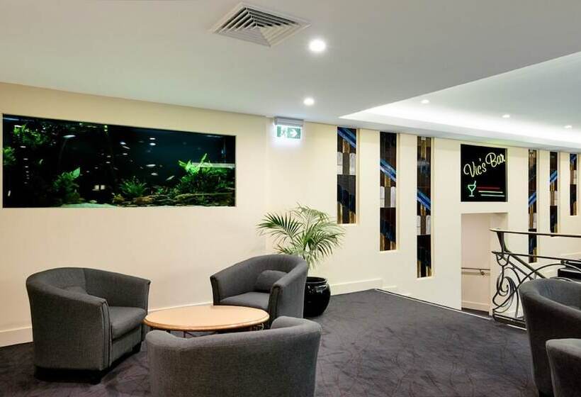 Отель The Victoria