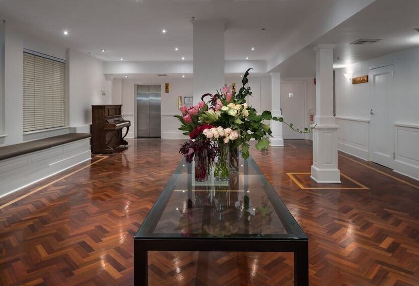 Отель The Victoria