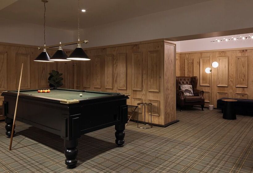 Отель The Victoria