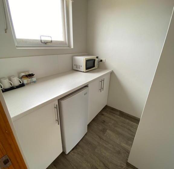 בית מלון כפרי Top Of The Town Motor Inn