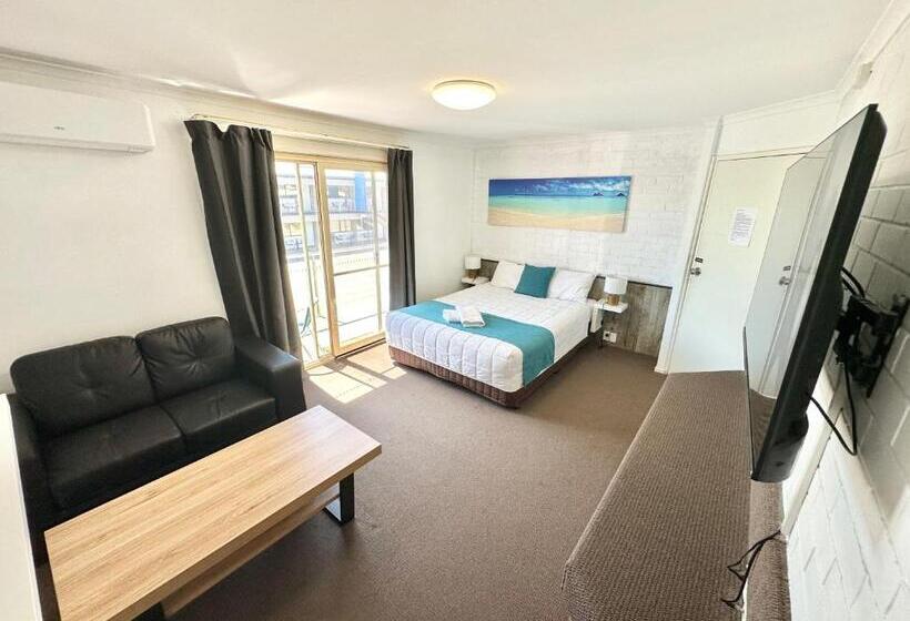 בית מלון כפרי Top Of The Town Motor Inn