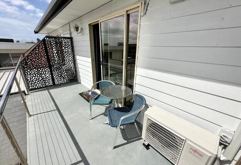 בית מלון כפרי Top Of The Town Motor Inn