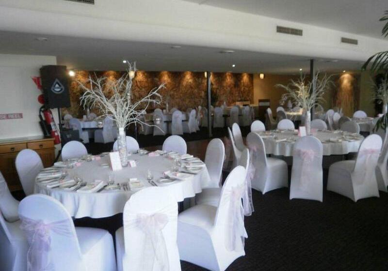 Отель Comfort Resort Waters Edge