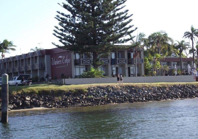 فندق Comfort Resort Waters Edge