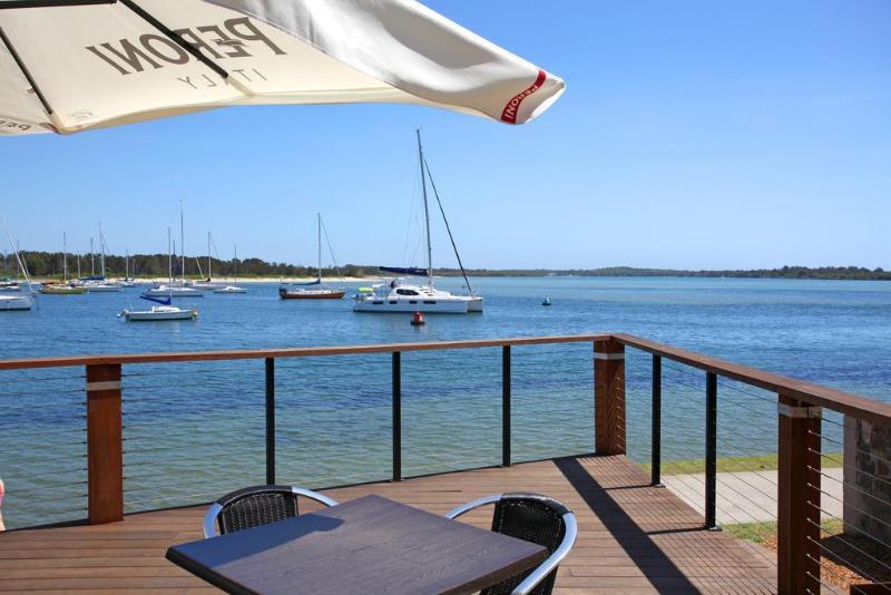 Отель Comfort Resort Waters Edge