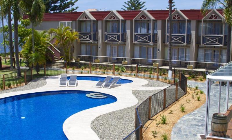 Отель Comfort Resort Waters Edge