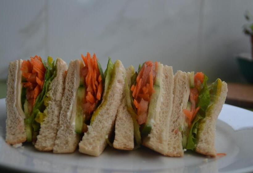 هتل Whalers Rest Motor Inn