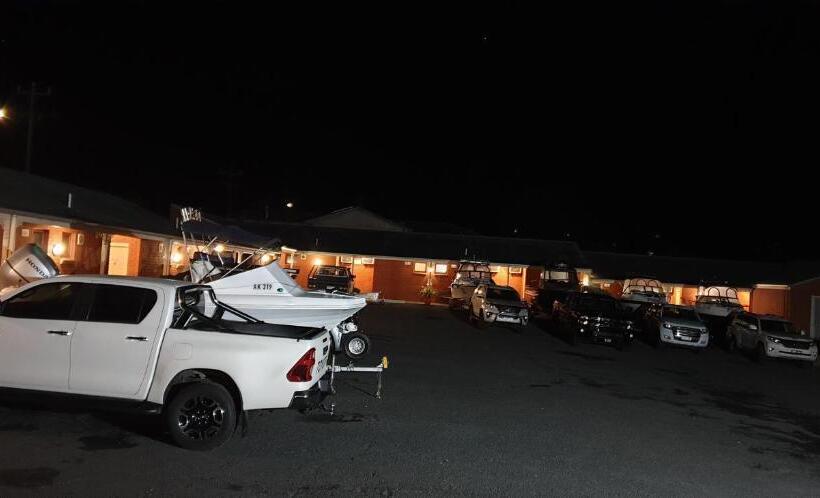 هتل Whalers Rest Motor Inn