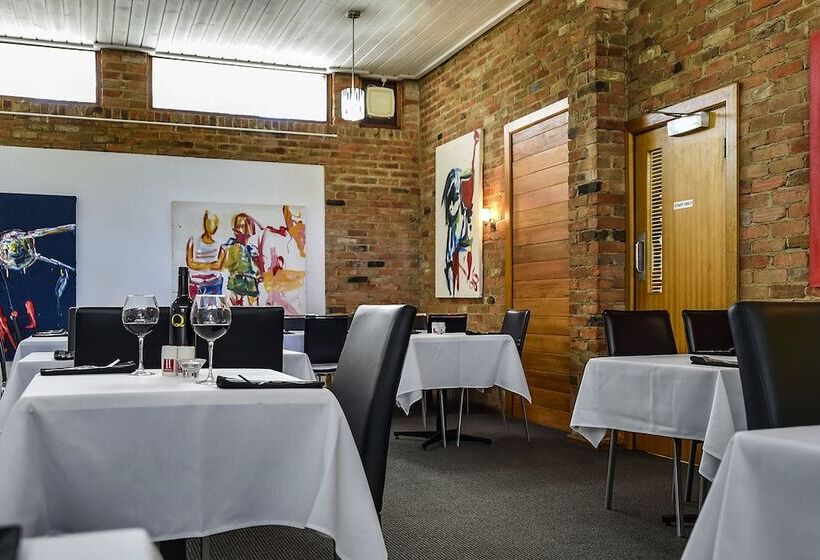 هتل William Macintosh Motor Lodge