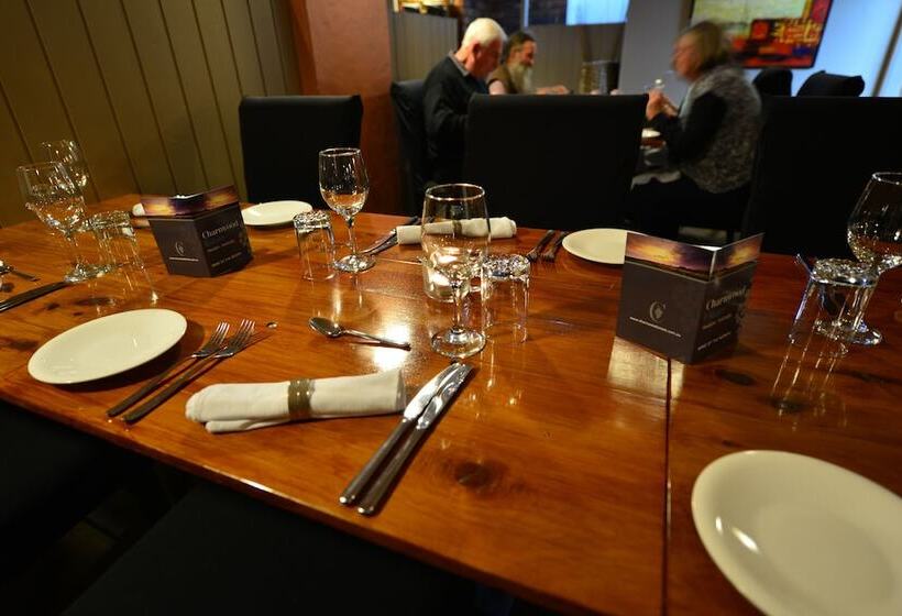 בית מלון כפרי Winning Post Motor Inn