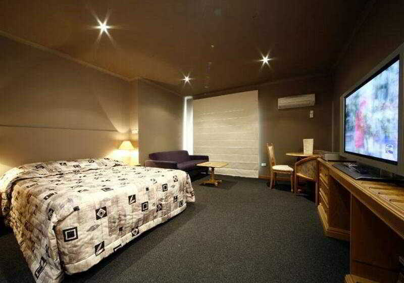 Jika International Motel Conference Centre & Restaurant