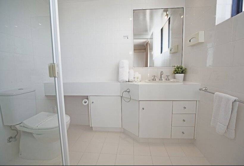 Kirribilli Riverfront Apartments