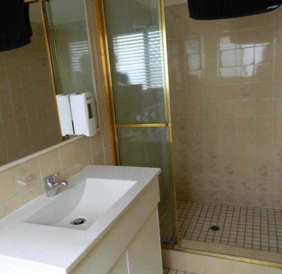 Miami Shore Apartments & Motel