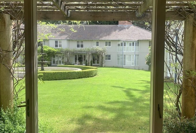 Milton Park Country House Hotel & Spa