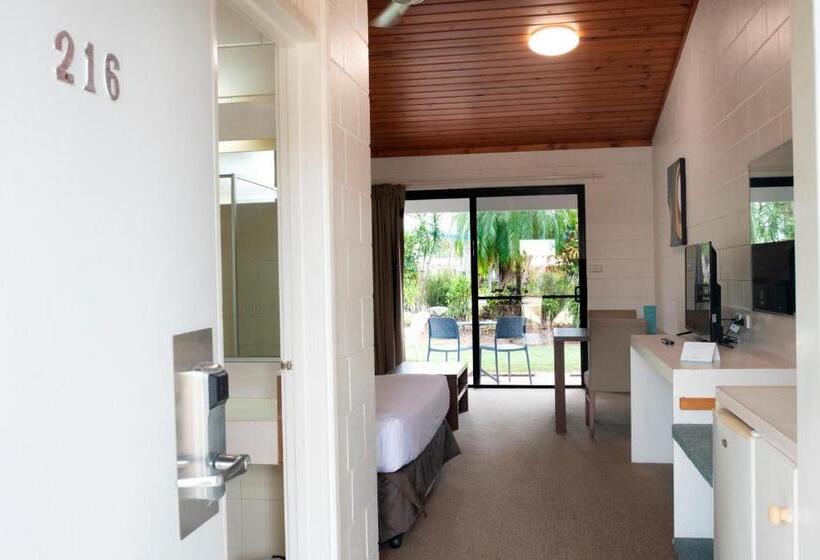 Mission Beach Resort