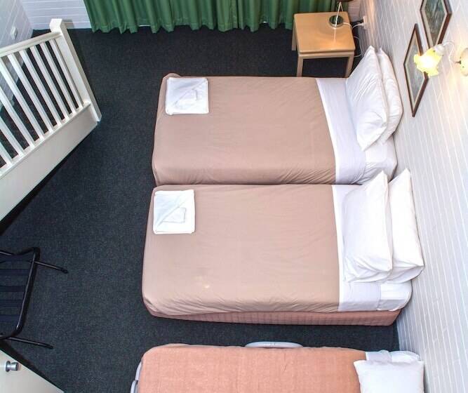 مُتل Alexander Motor Inn