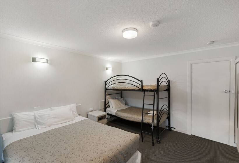 مُتل Alexander Motor Inn